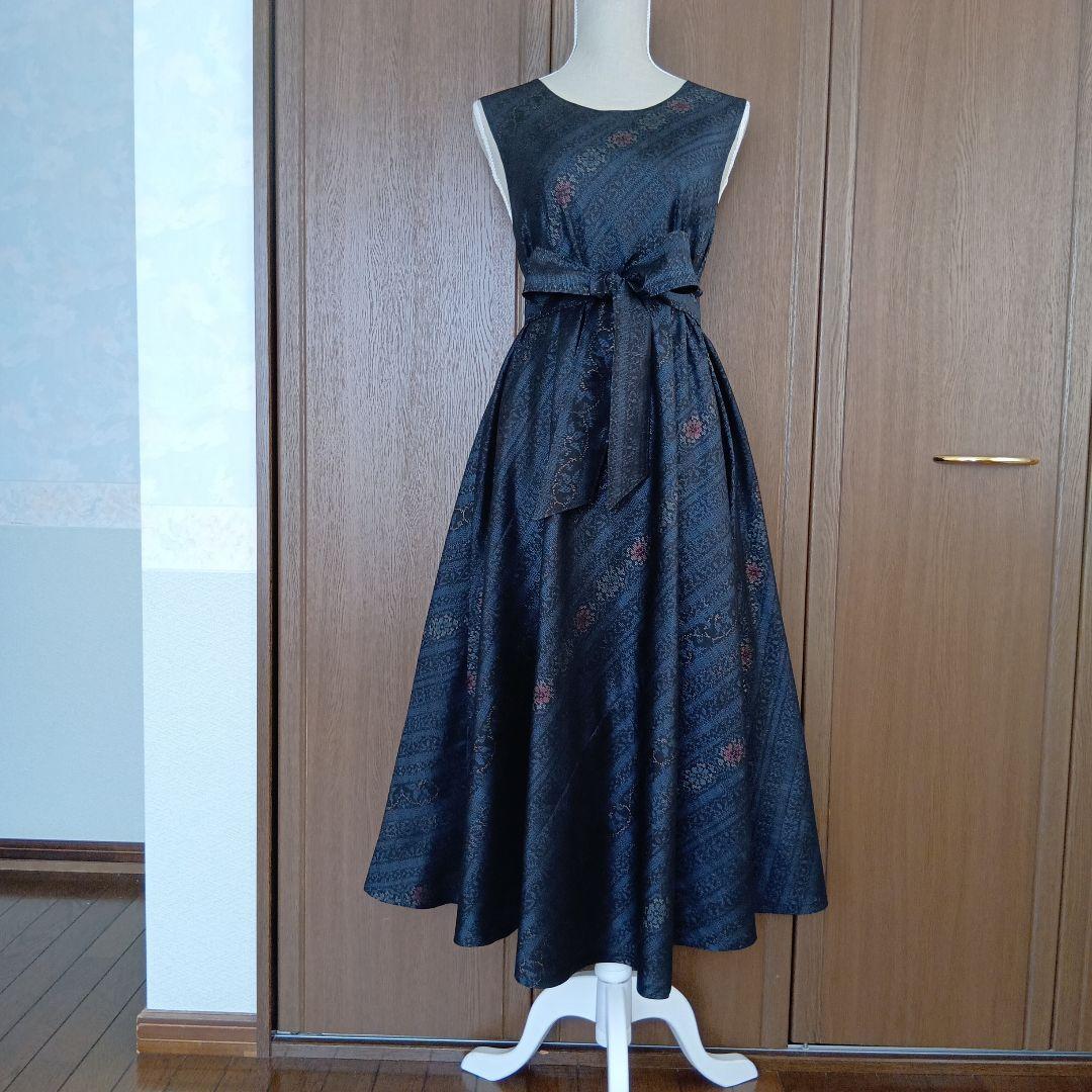 着物リメイク＊藍泥系本場大島紬　帯花柄＊ノースリーブテント型フレアワンピース