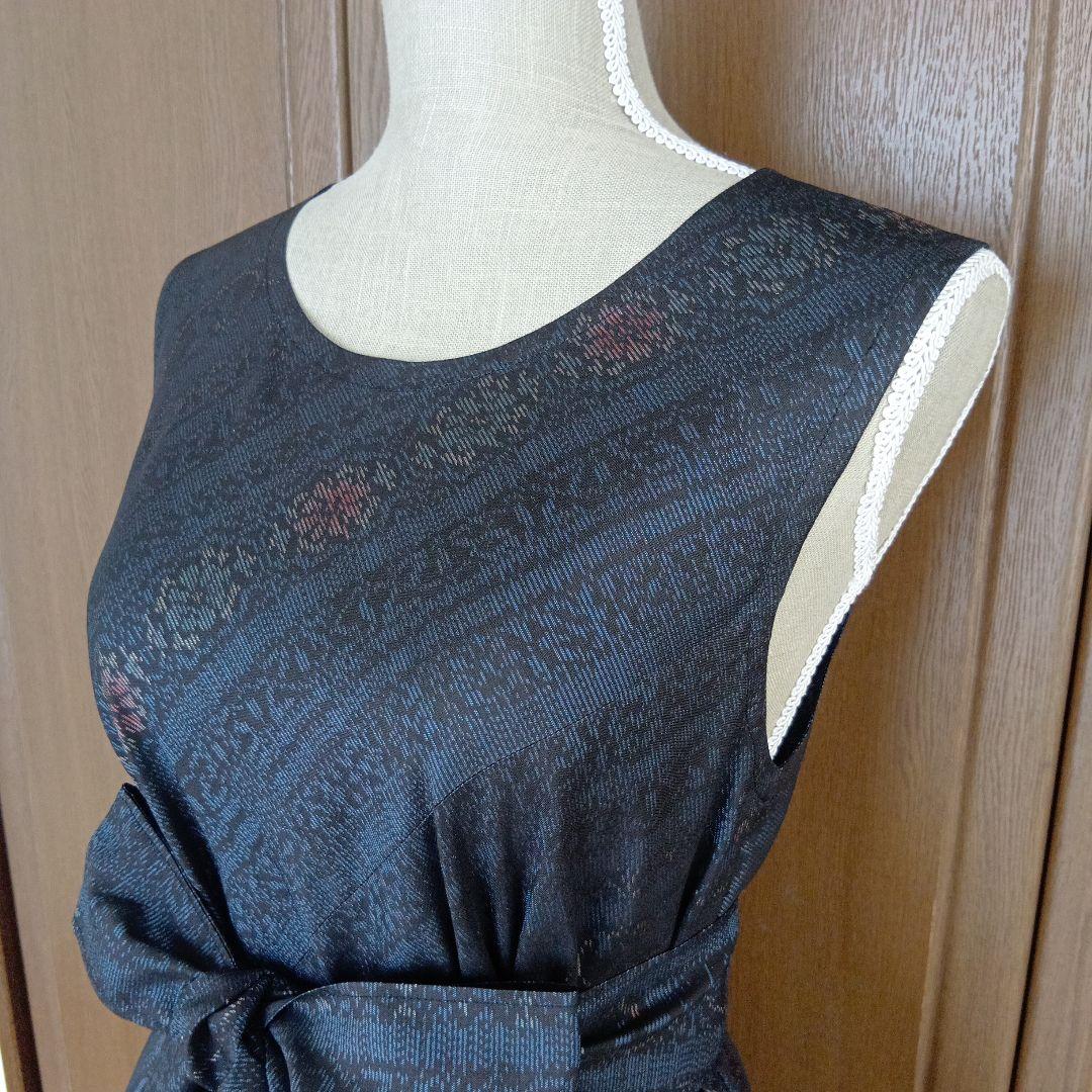 着物リメイク＊藍泥系本場大島紬　帯花柄＊ノースリーブテント型フレアワンピース