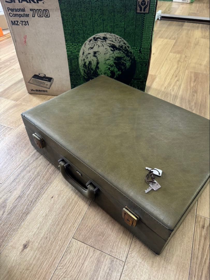 SHARP MZ-731 MZ-700 パーソナルコンピュータ　ケース付き
