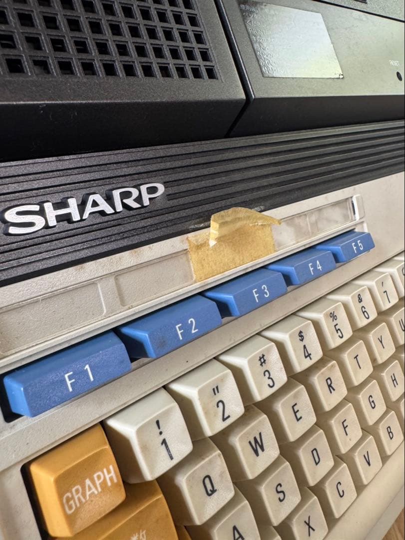 SHARP MZ-731 MZ-700 パーソナルコンピュータ　ケース付き