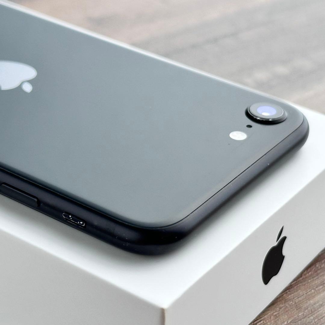 【良品◎】iPhoneSE 第2世代 本体 Black 64GB SIMフリー