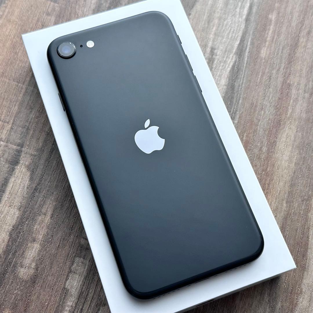【良品◎】iPhoneSE 第2世代 本体 Black 64GB SIMフリー