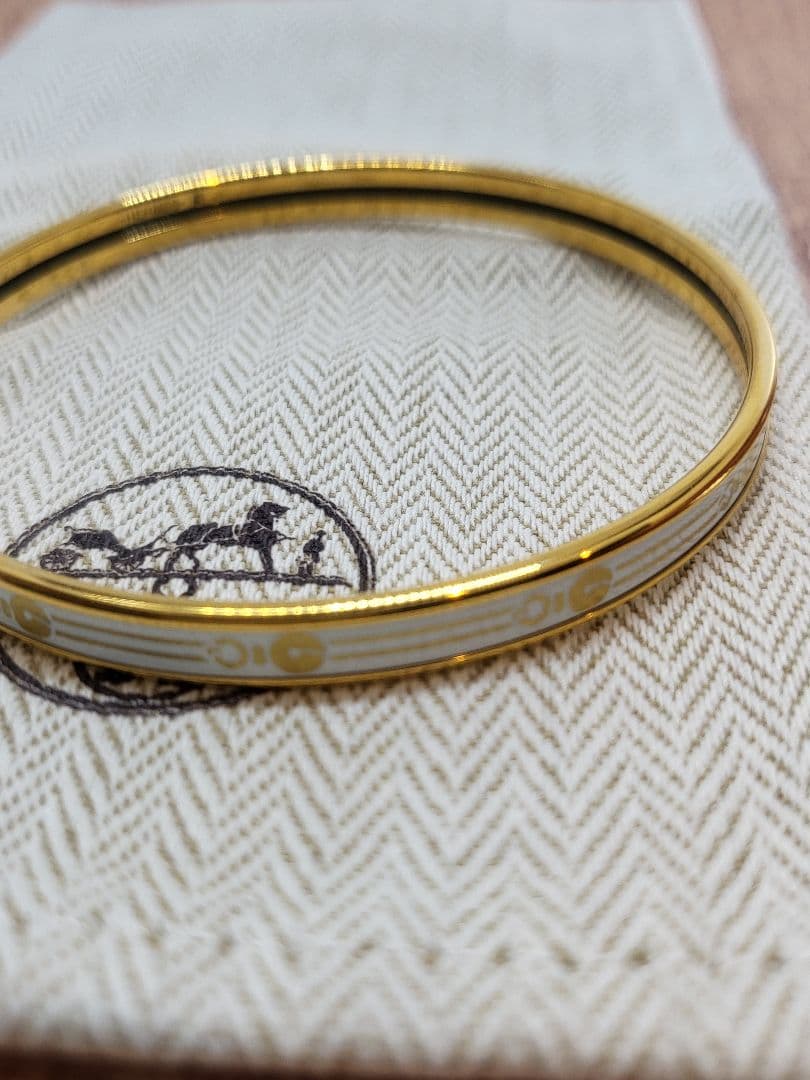 m*i様 エルメス ゴールドバングル