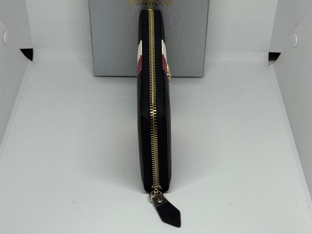 【新品未使用】Vivienne Westwood 長財布 ストライプデザイン