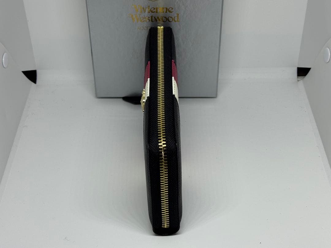 【新品未使用】Vivienne Westwood 長財布 ストライプデザイン