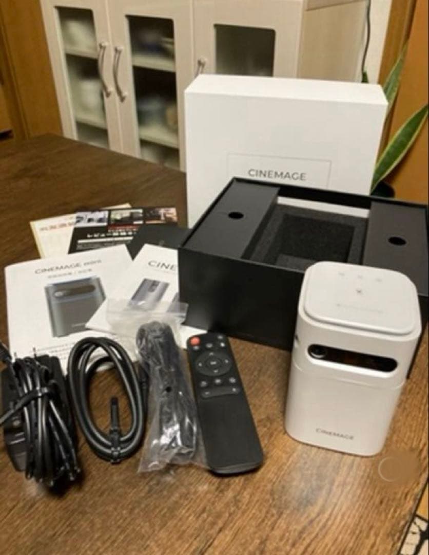 ✨未使用❣️✨CINEMAGE miniプロジェクター♪本体 ホワイト¥49800