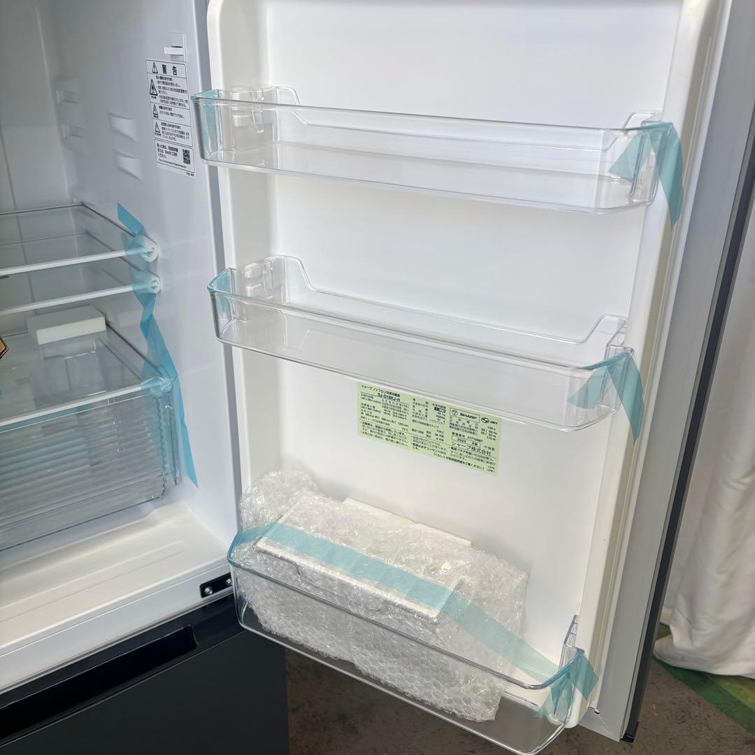 367⭕️未使用　展示品　冷蔵庫　シャープ　一人暮らし　黒　単身　小型　設置無料