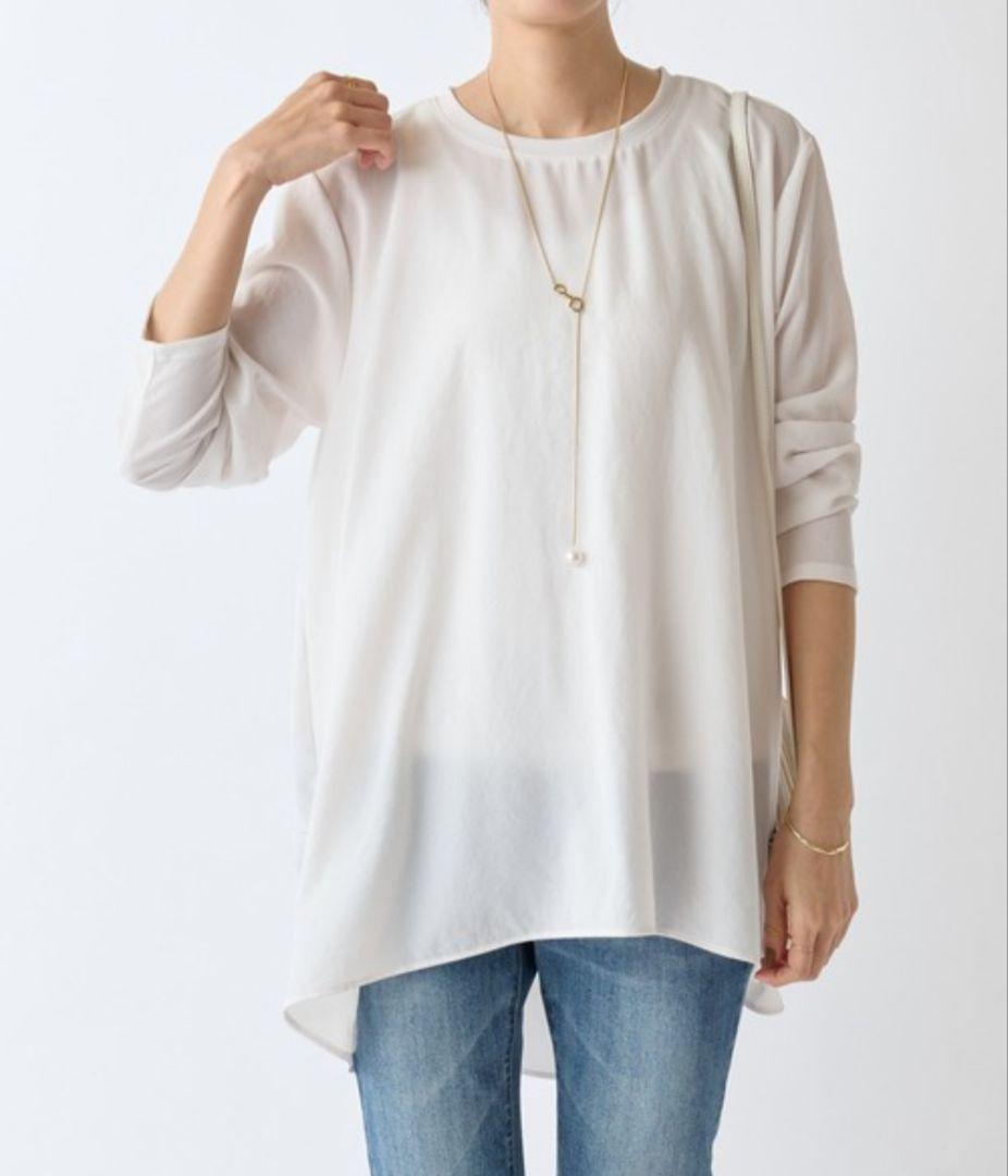 美品✨️BEARDSLEY　 後ろドレープTブラウス　ホワイト