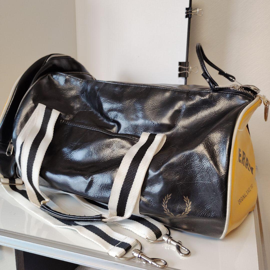 FRED PERRY ショルダーバッグ 黒/黄色