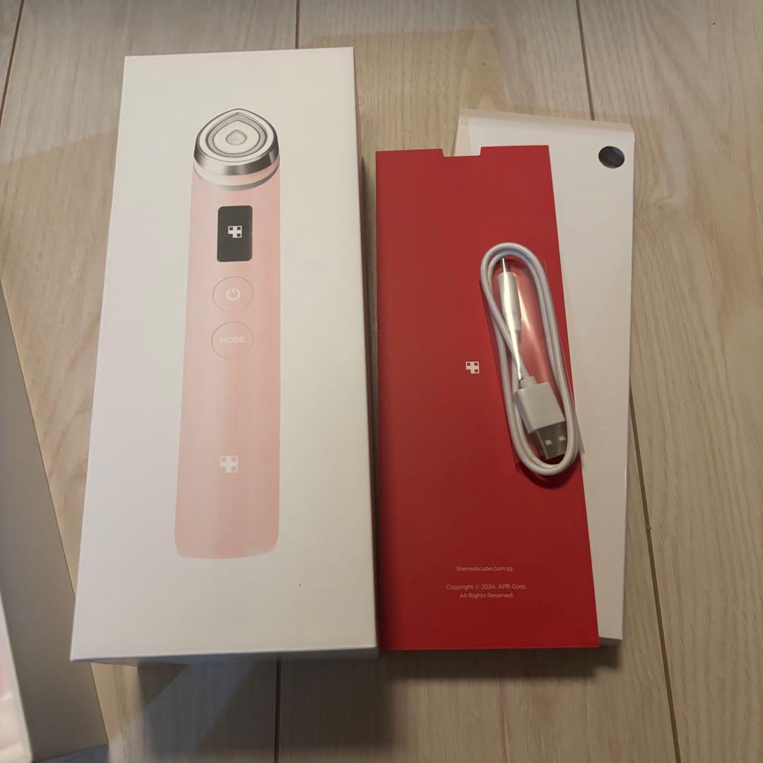 メディキューブAGE-Rブースタープロ　ピンク　美顔器