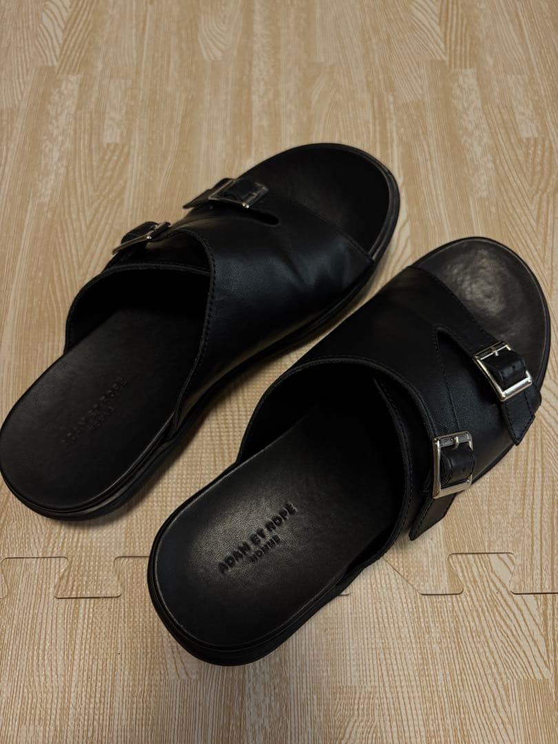 ADAM ET ROPÉレザーサンダル / ブラック サイズ42