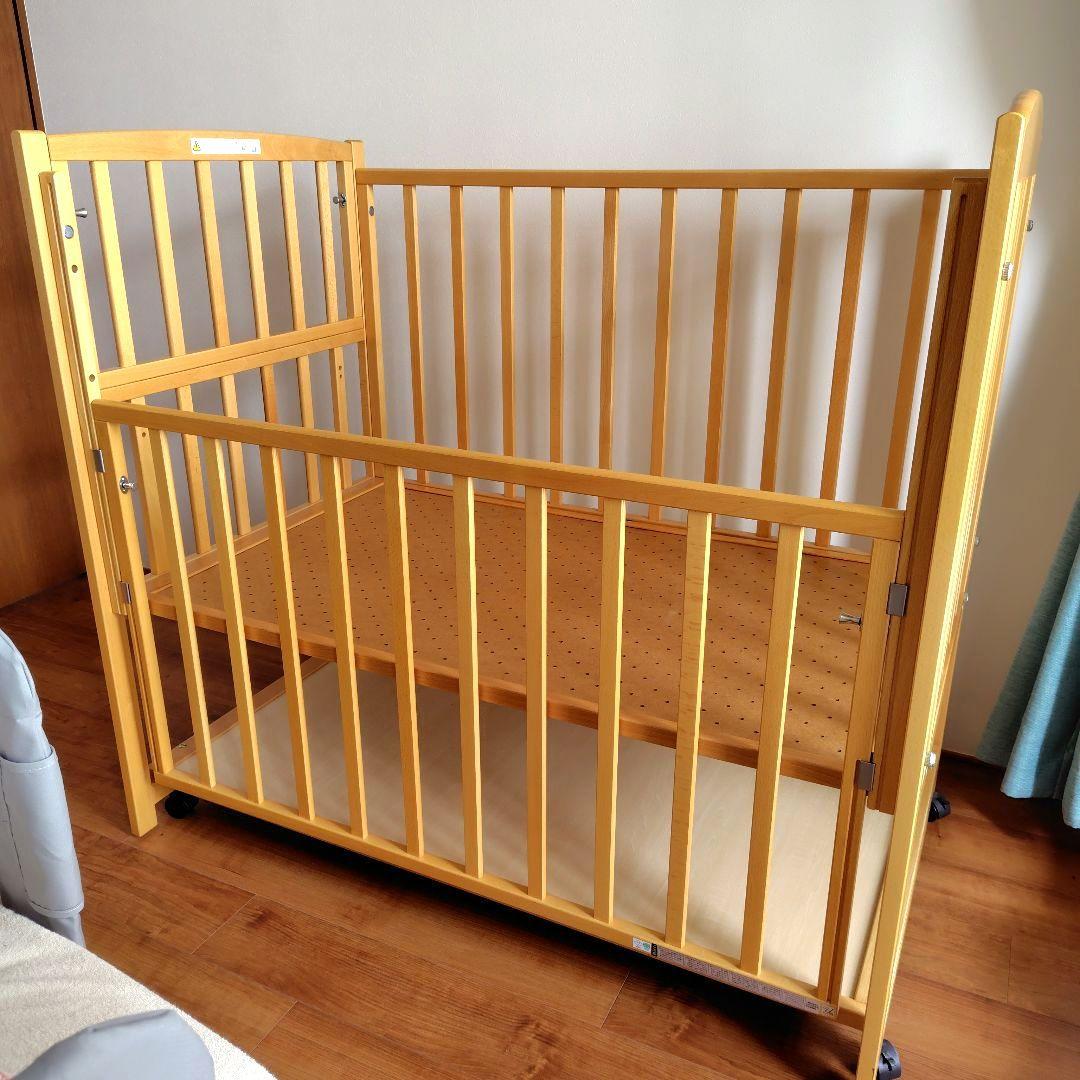 カトージ　ベビーベッド　ハイタイプ　ツーオープン　ナチュラル