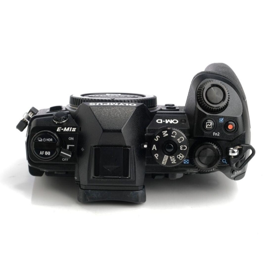 オリンパス OM-D E-M1 Mark II 元箱 取説 付属品殆ど未使用品