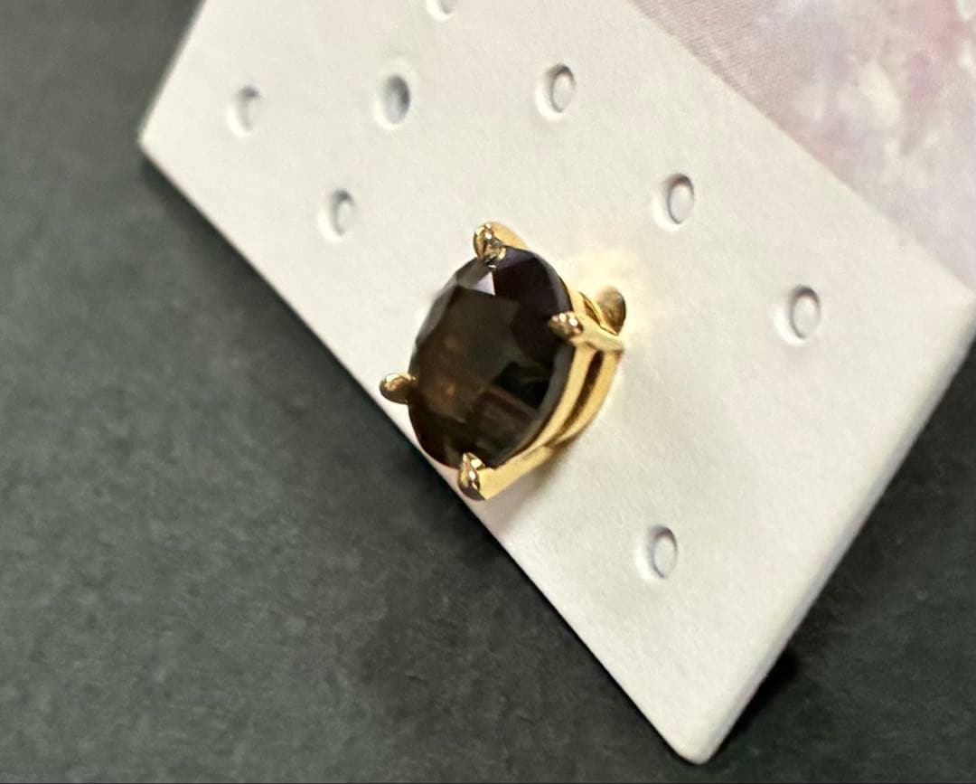 グリーンゴールデンサファイア ピアス K18 片耳用