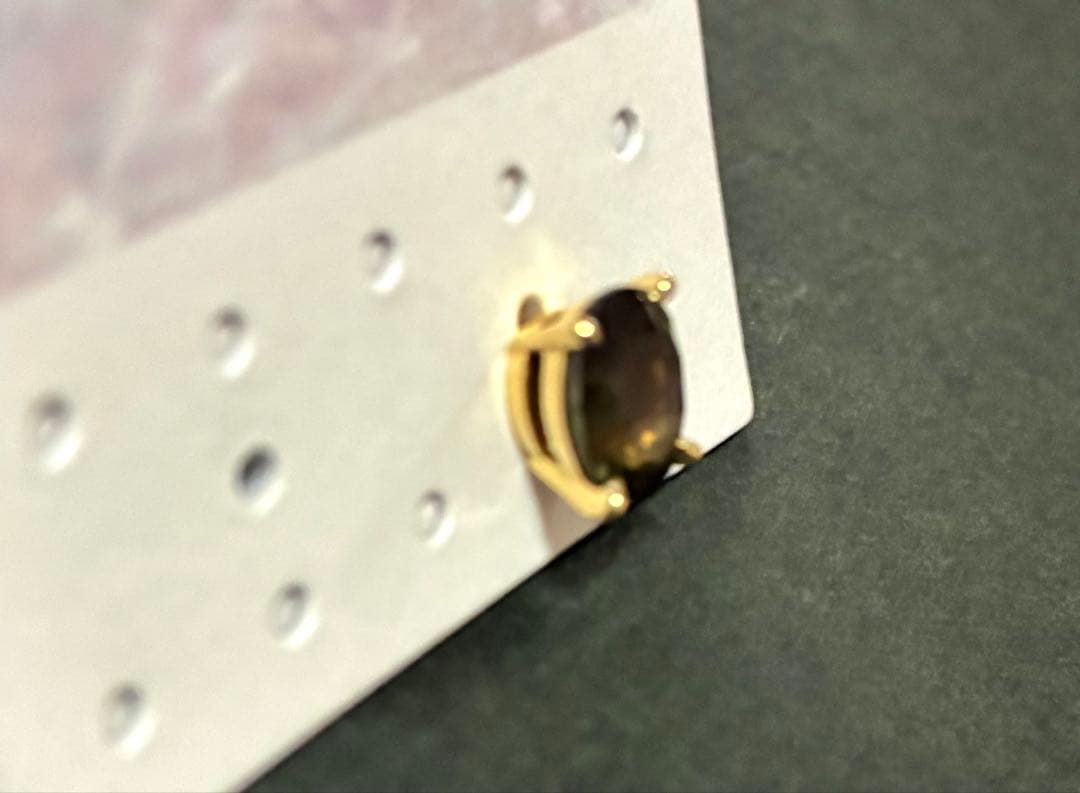 グリーンゴールデンサファイア ピアス K18 片耳用