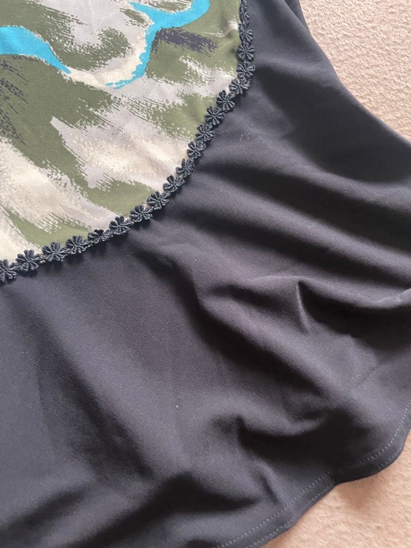 トクコプルミエブォル花柄アシンメトリックチュニック（五分袖）