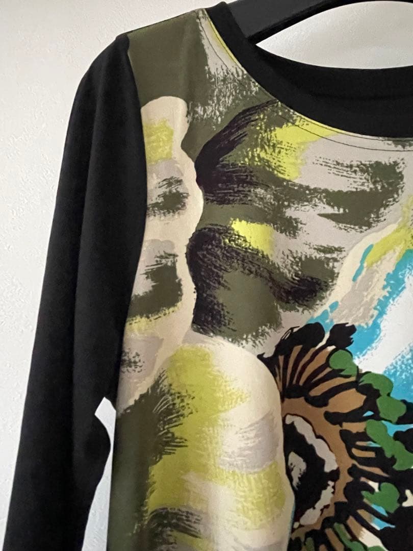 トクコプルミエブォル花柄アシンメトリックチュニック（五分袖）