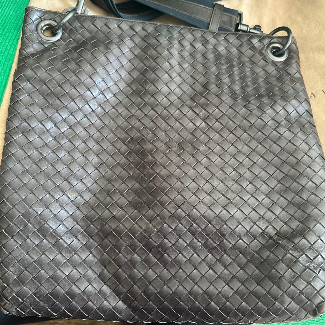 ボッテガヴェネタ　イントレチャート　ショルダーバッグ　斜め掛け　ブラック