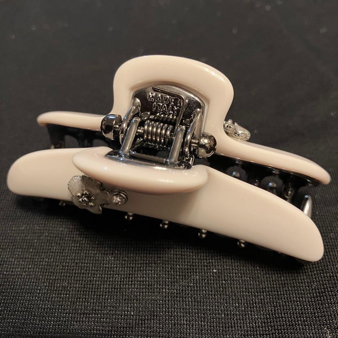 【美品】acca アッカ　ヘアクリップ フラワーモチーフ付　ホワイト　M