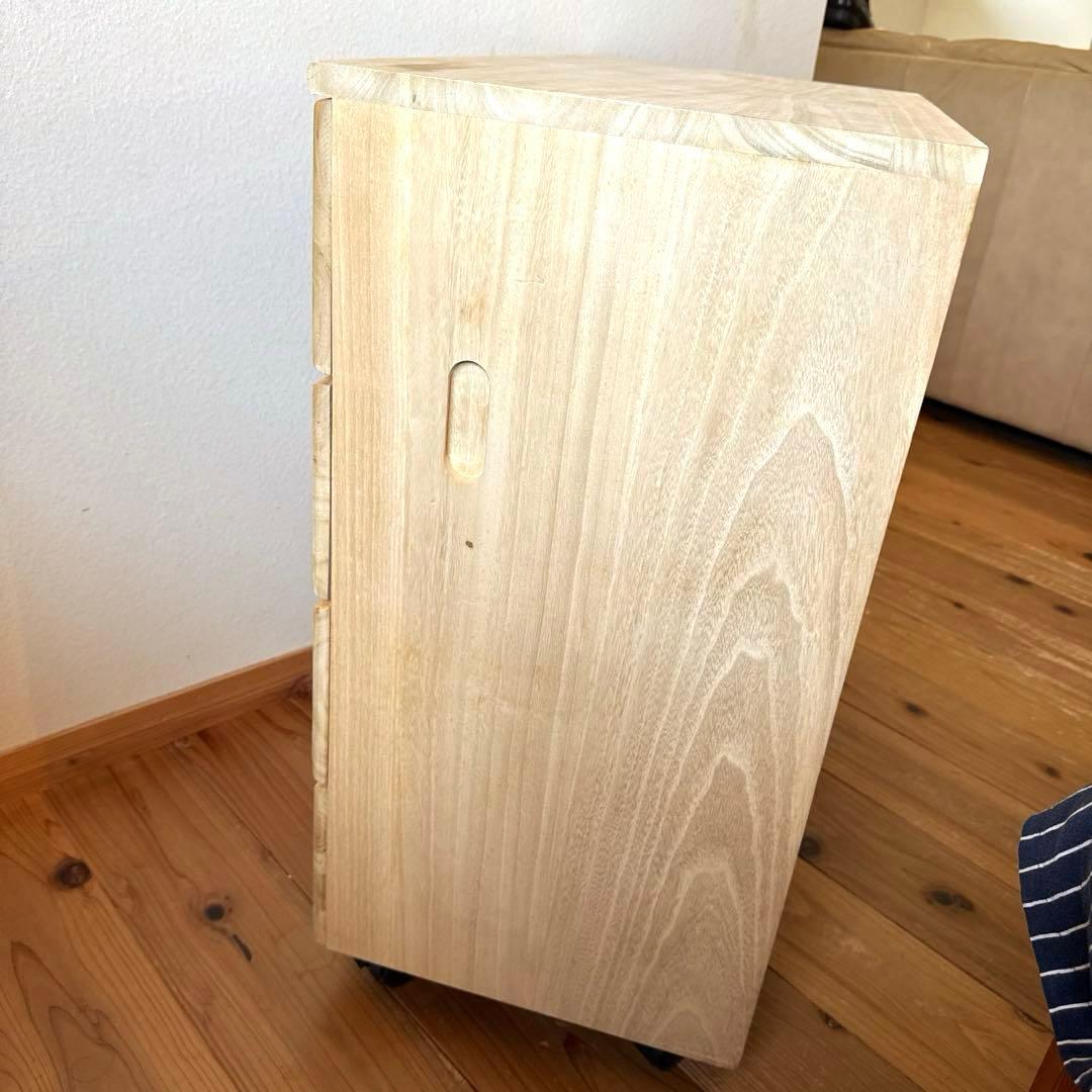 ディノス　押入れ　桐タンス4段　キャスター付き