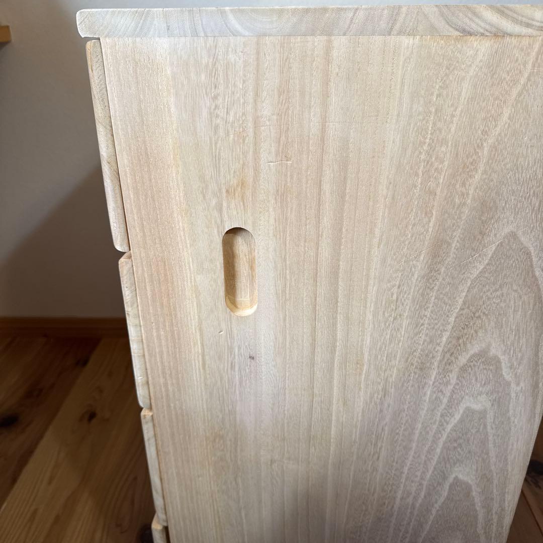 ディノス　押入れ　桐タンス4段　キャスター付き