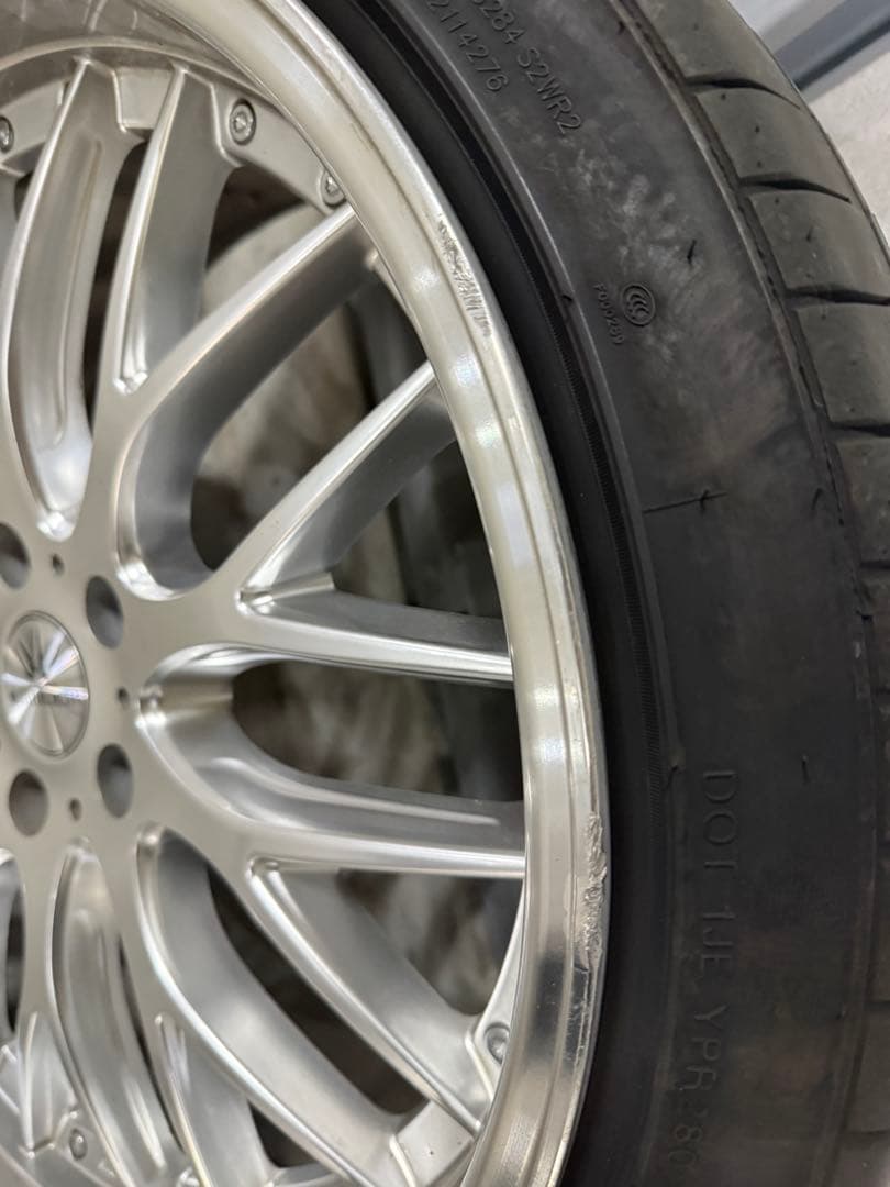 ロクサーニ　20インチホイール