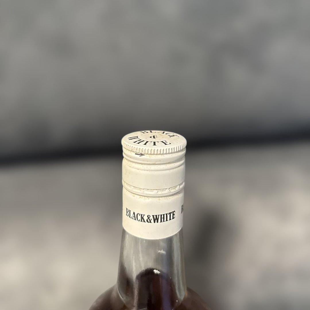 未開封　BLACK & WHITE スコッチウイスキー