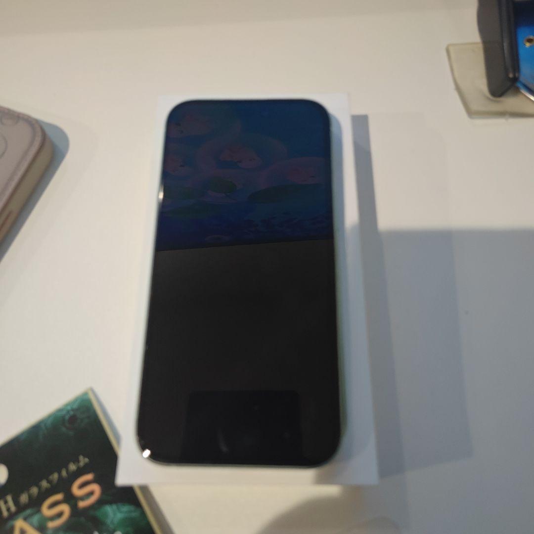 iPhone 15　本体　バッテリー91%　ケース　フィルム付き