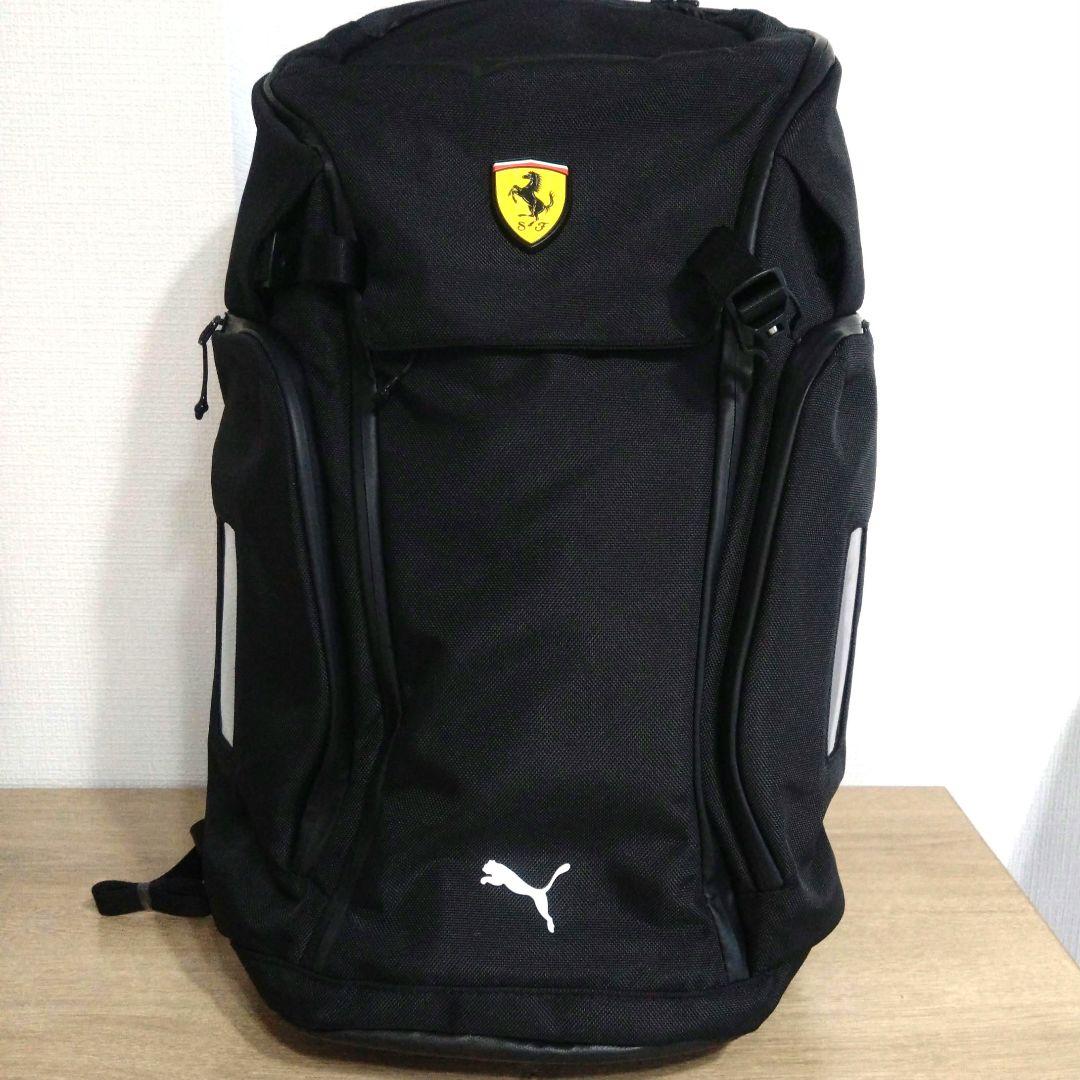 希少　Ferrari ✕プーマ　フェラーリ　バッグ　リュック　黒未使用に近い
