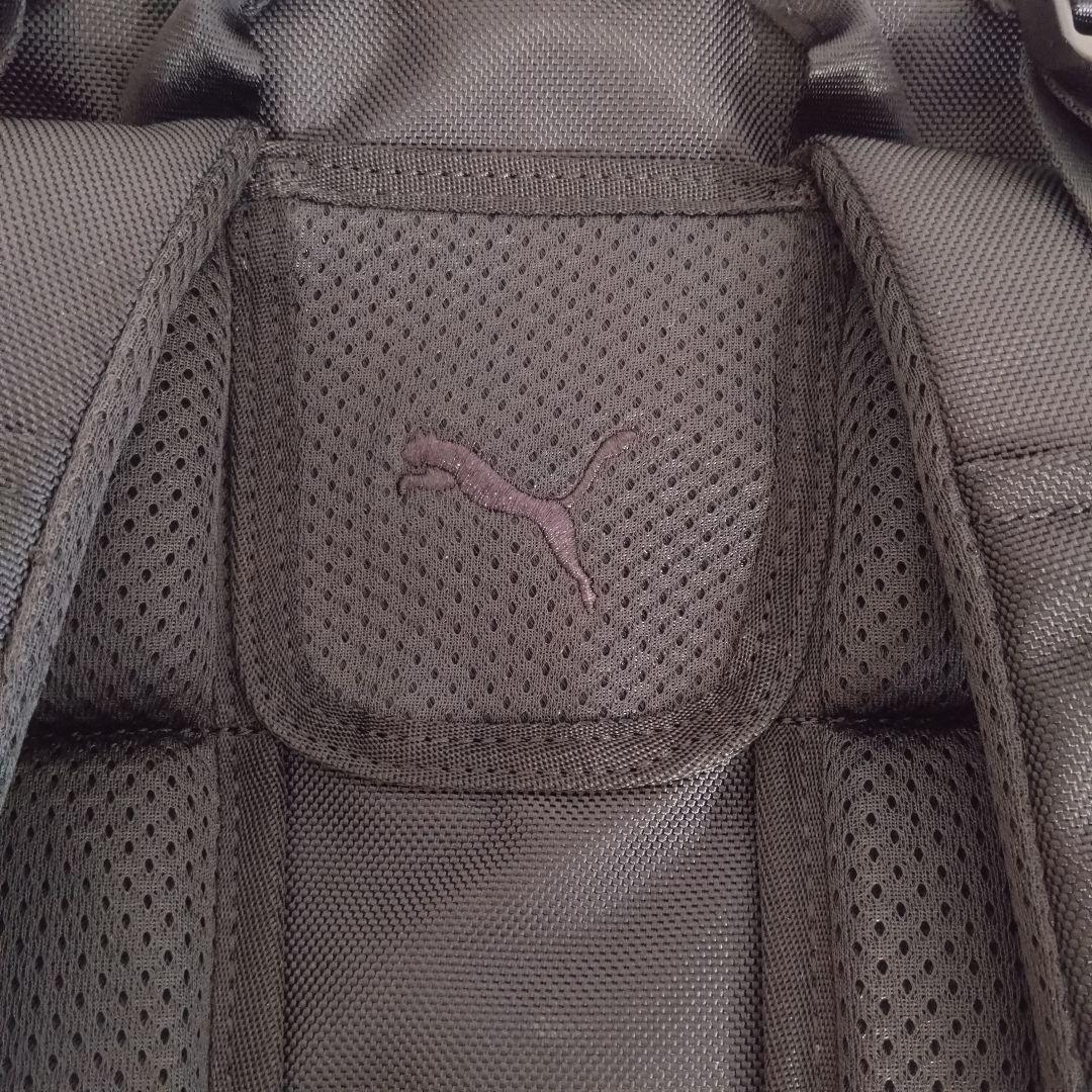 希少　Ferrari ✕プーマ　フェラーリ　バッグ　リュック　黒未使用に近い