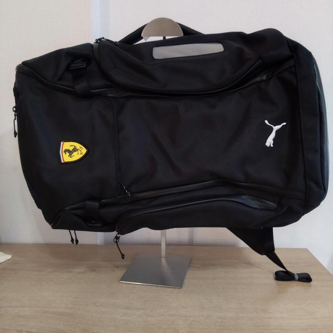 希少　Ferrari ✕プーマ　フェラーリ　バッグ　リュック　黒未使用に近い