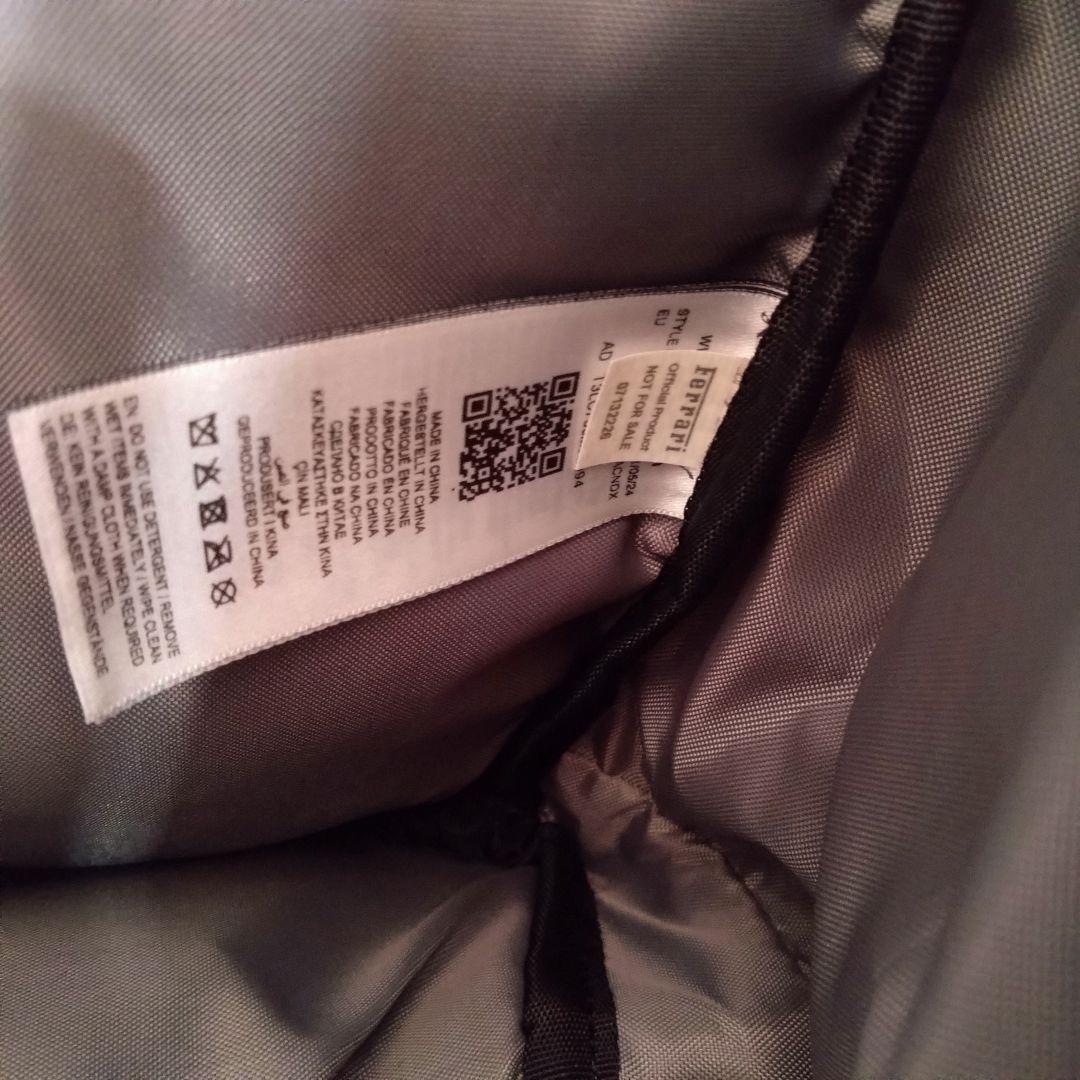 希少　Ferrari ✕プーマ　フェラーリ　バッグ　リュック　黒未使用に近い