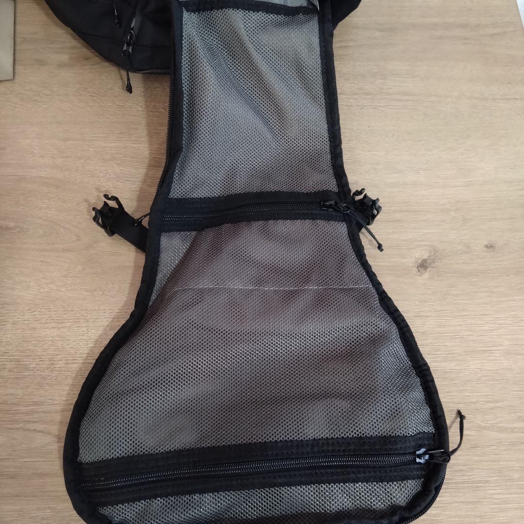 希少　Ferrari ✕プーマ　フェラーリ　バッグ　リュック　黒未使用に近い