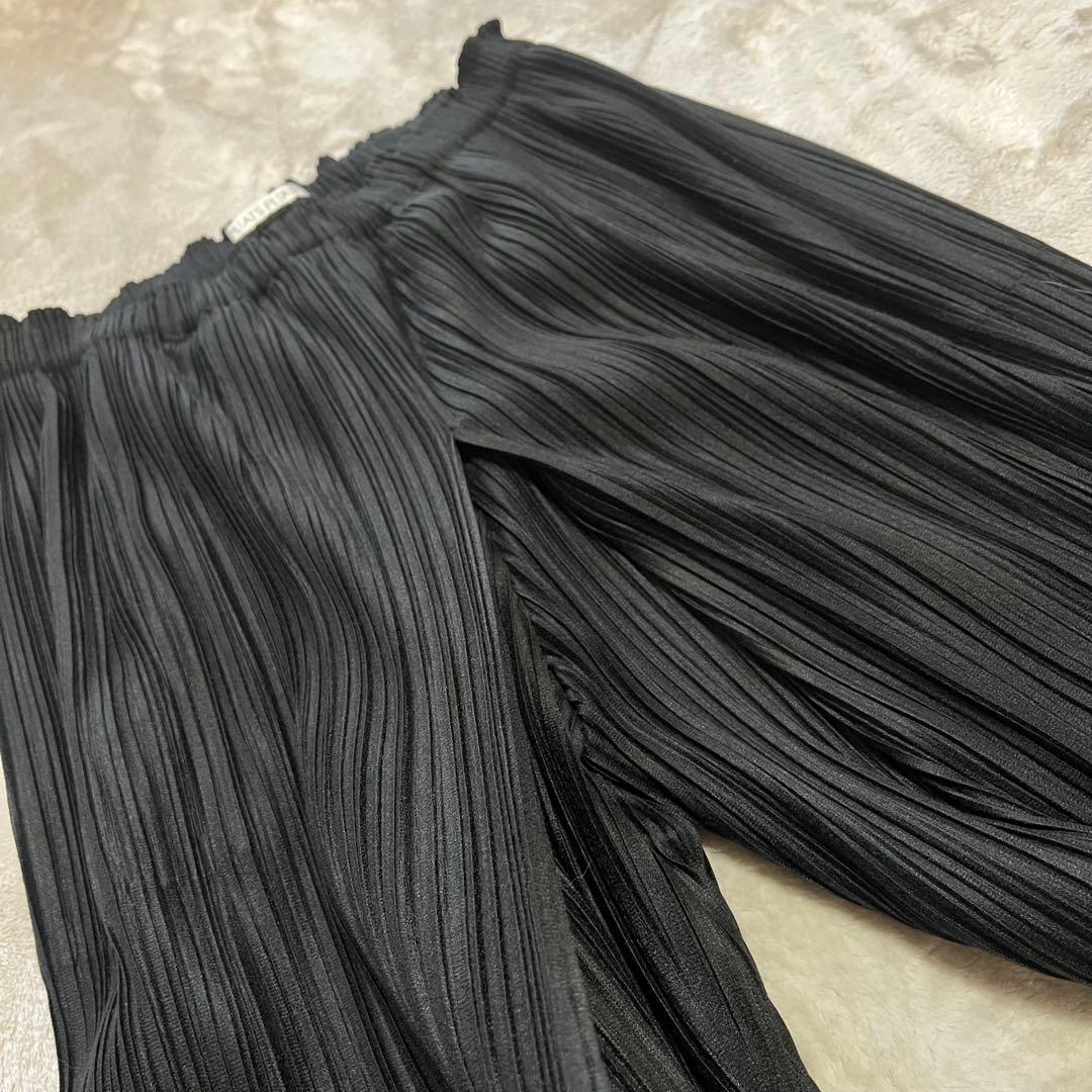 美品　プリーツプリーズ　イッセイミヤケ　タック　ガウチョパンツ　ワイドパンツ