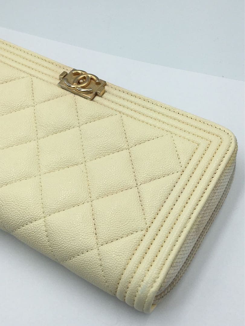 シャネル　CHANEL キャビアスキン　長財布