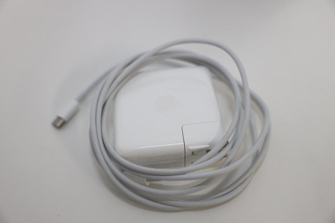 元箱付 MacBook Pro 13㌅ M2 2022 8/256GB