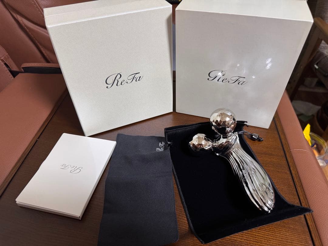 ReFa 美顔ローラー シルバー 専用ポーチ付き