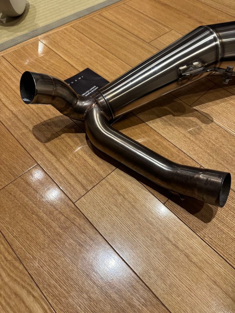 ドゥカティ・スクランブラー　sixty2マフラー 取扱説明書付き