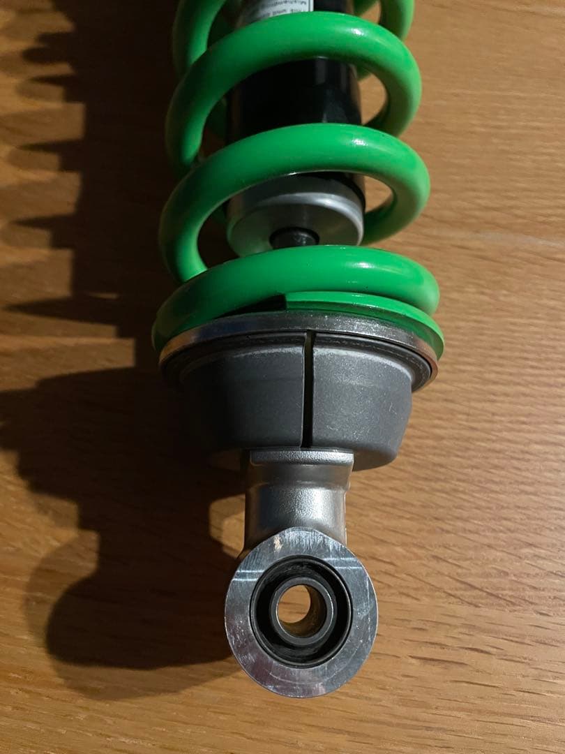 カワサキ　zx4rr 2025年式　リアサスペンション