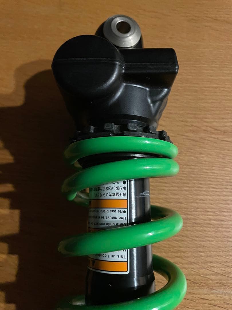 カワサキ　zx4rr 2025年式　リアサスペンション