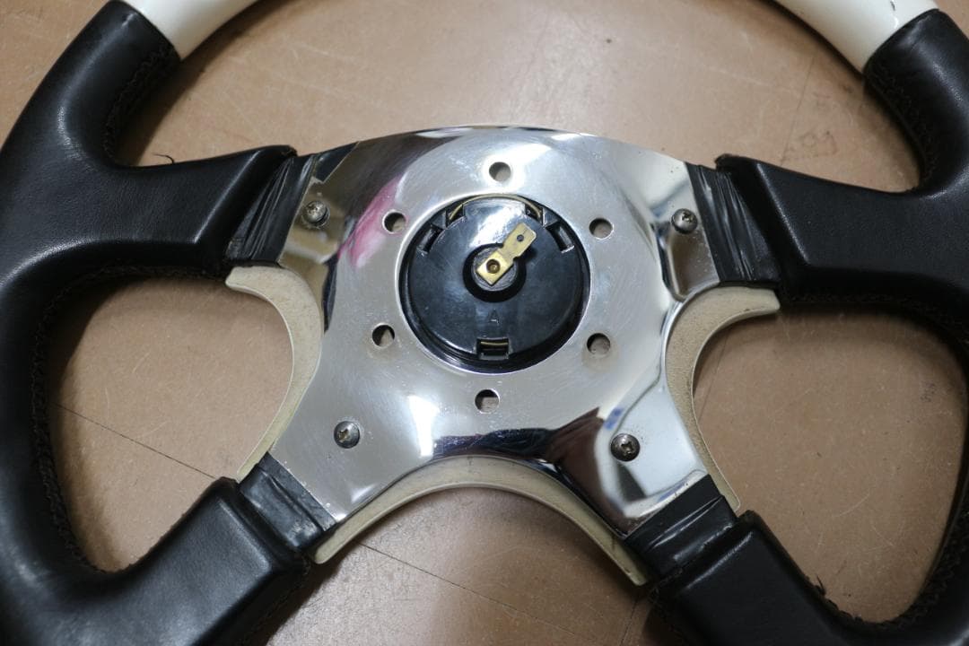 ホワイト ハンドル ステアリング junis ジャニス レトロ パーツ