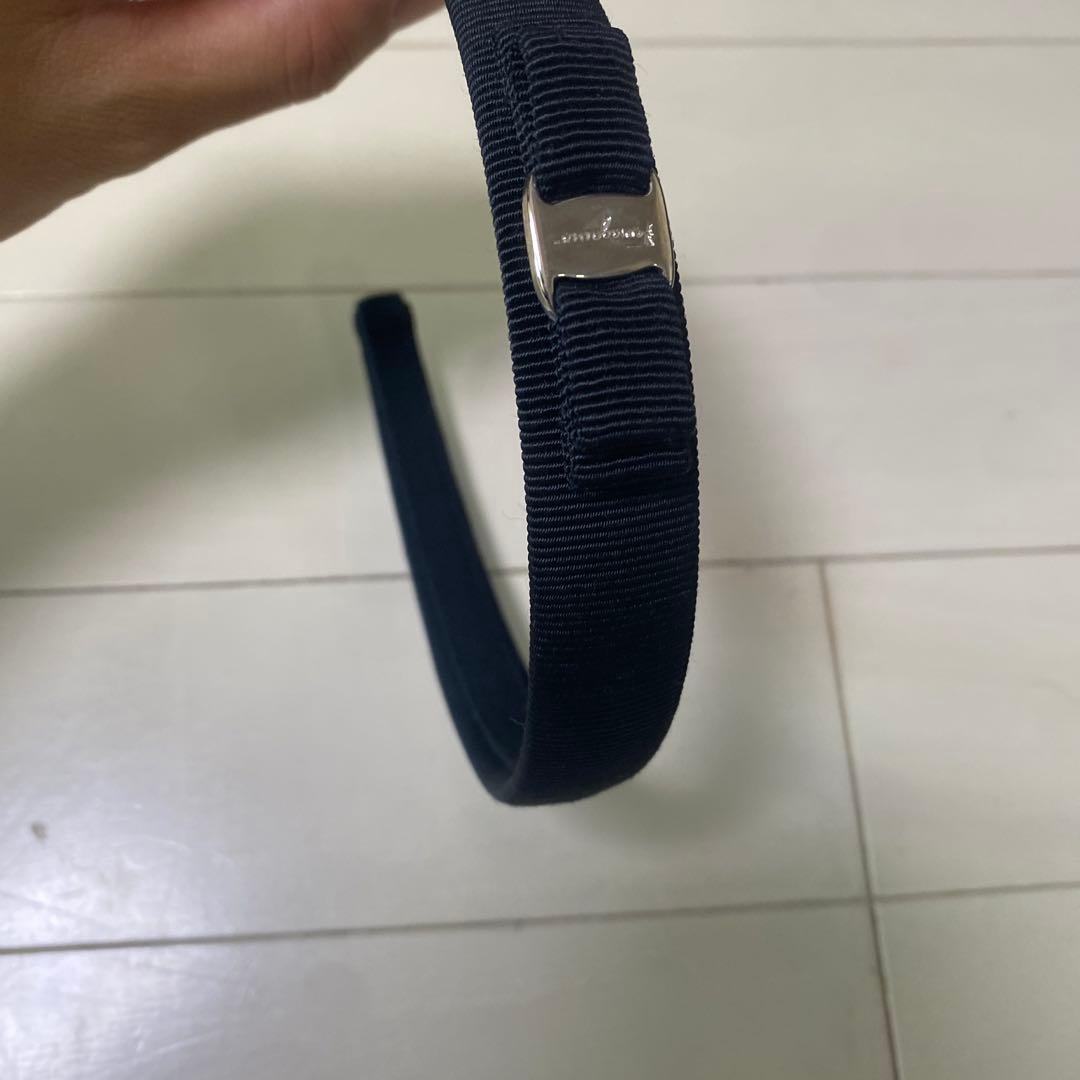 極美品　フェラガモ　カチューシャ