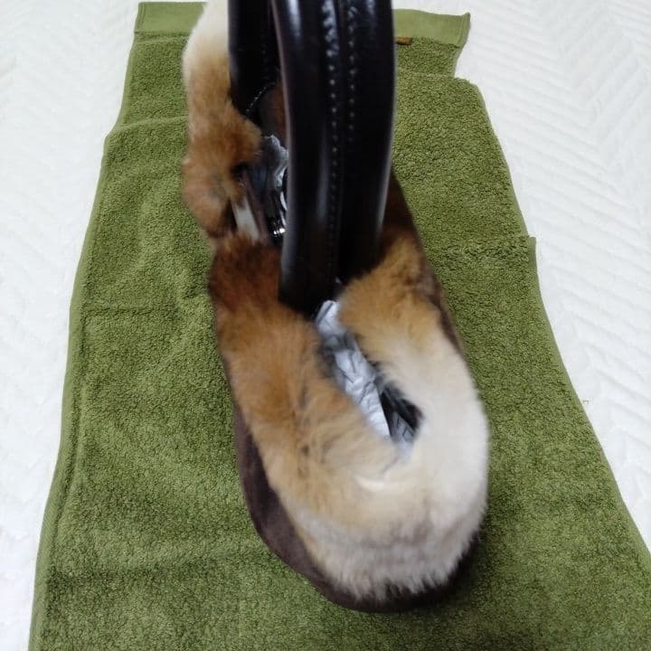 フェラガモ.ファー付きスエードハンドバッグ
