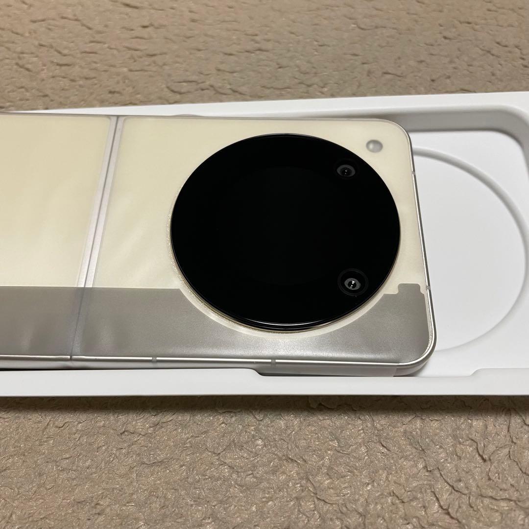 【新品】LiberoFlip A304ZT ZTE ゴールド 金色 SIMフリー