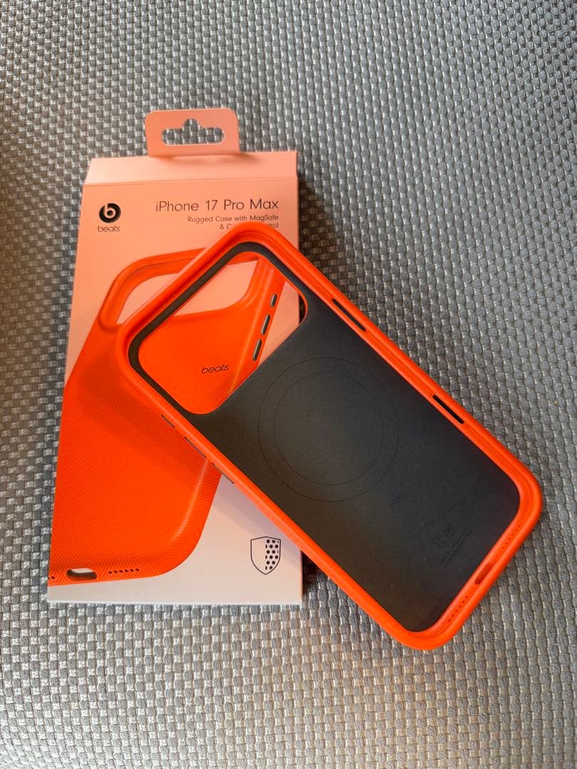 【未使用品】Beats iPhone 17 Pro Max用ケース