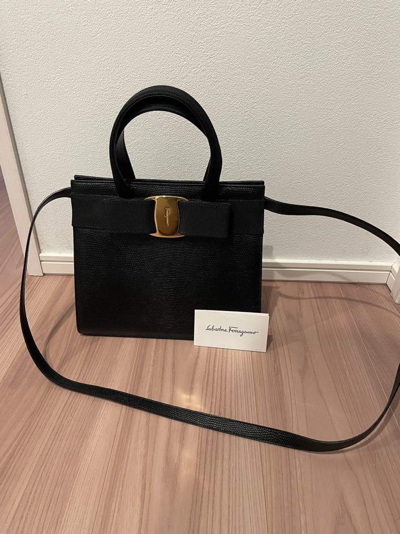 Salvatore Ferragamo ヴァラリボン 2wayハンドバッグ