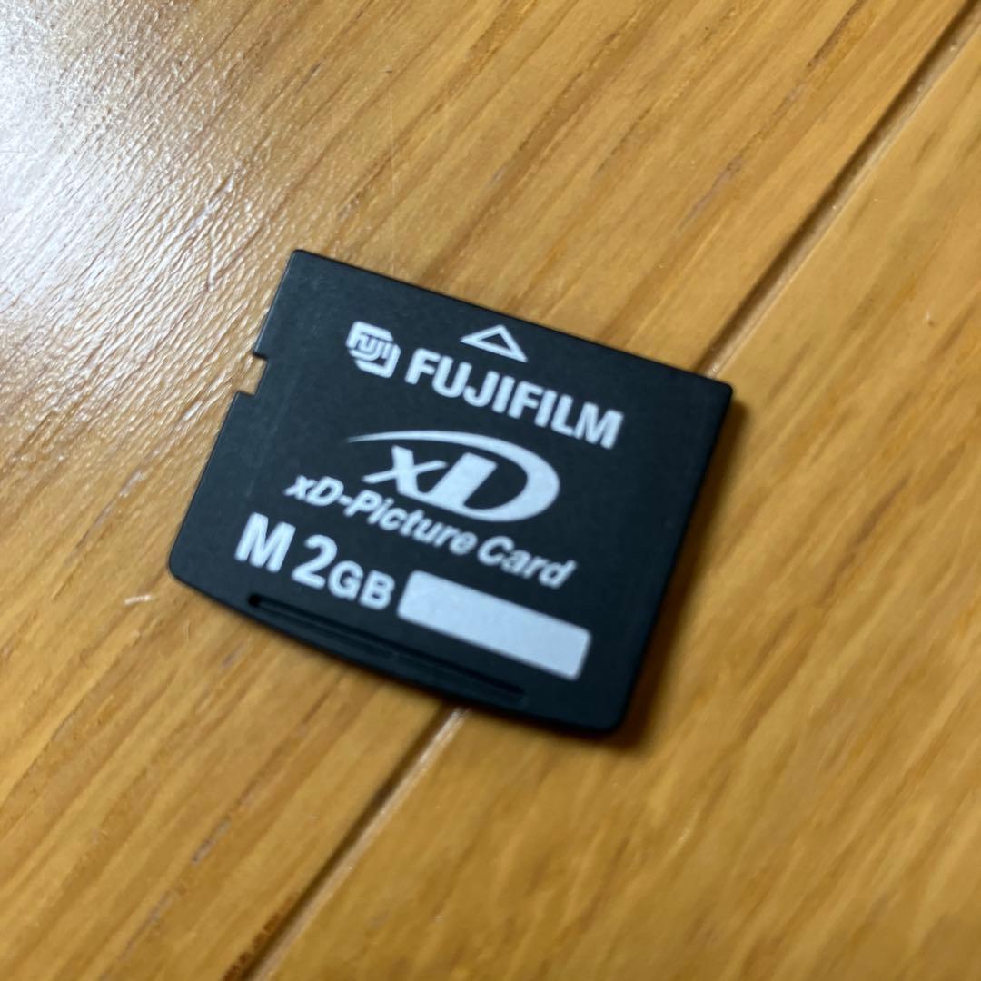 Fujifilm FinePix V10オレンジ色 2GBメモリーカード付き