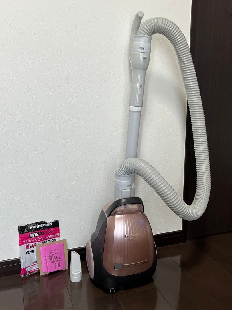 2018年製Panasonic 紙パック式掃除機 MC-PK19A-P