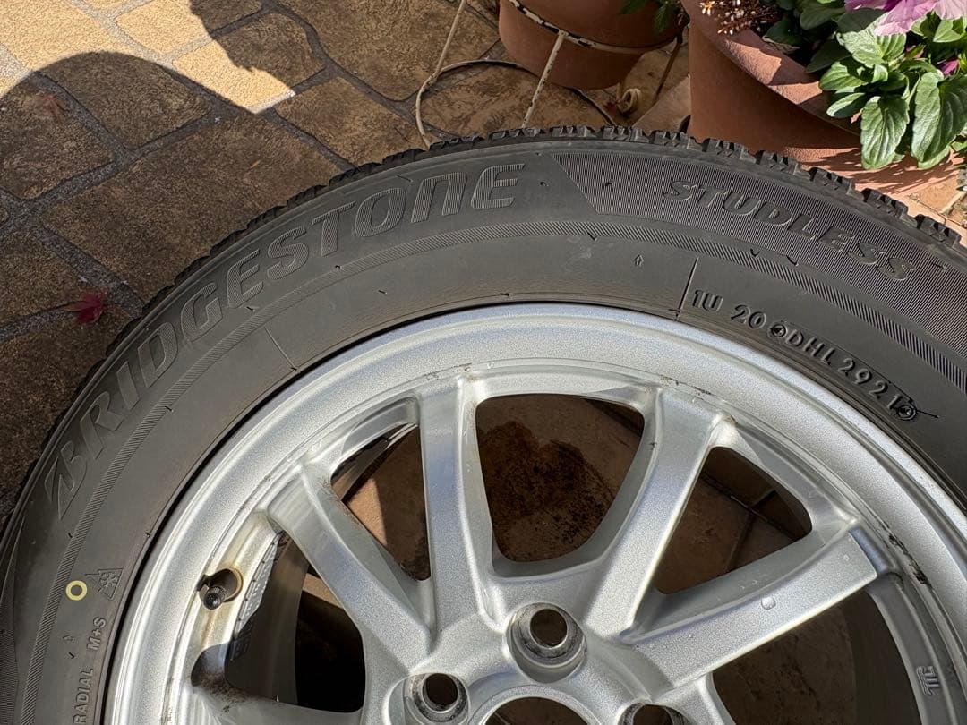 プリウスα　ブリヂストン スタッドレスセット 16インチ 205/60R16