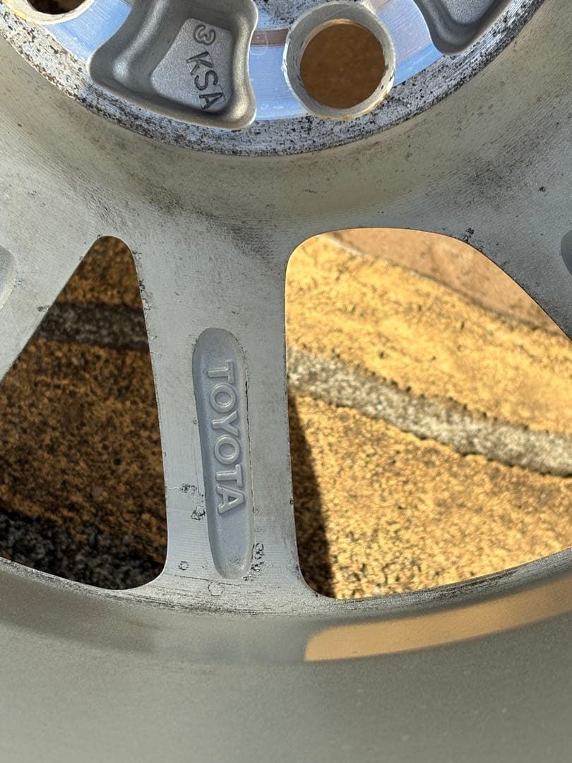 プリウスα　ブリヂストン スタッドレスセット 16インチ 205/60R16